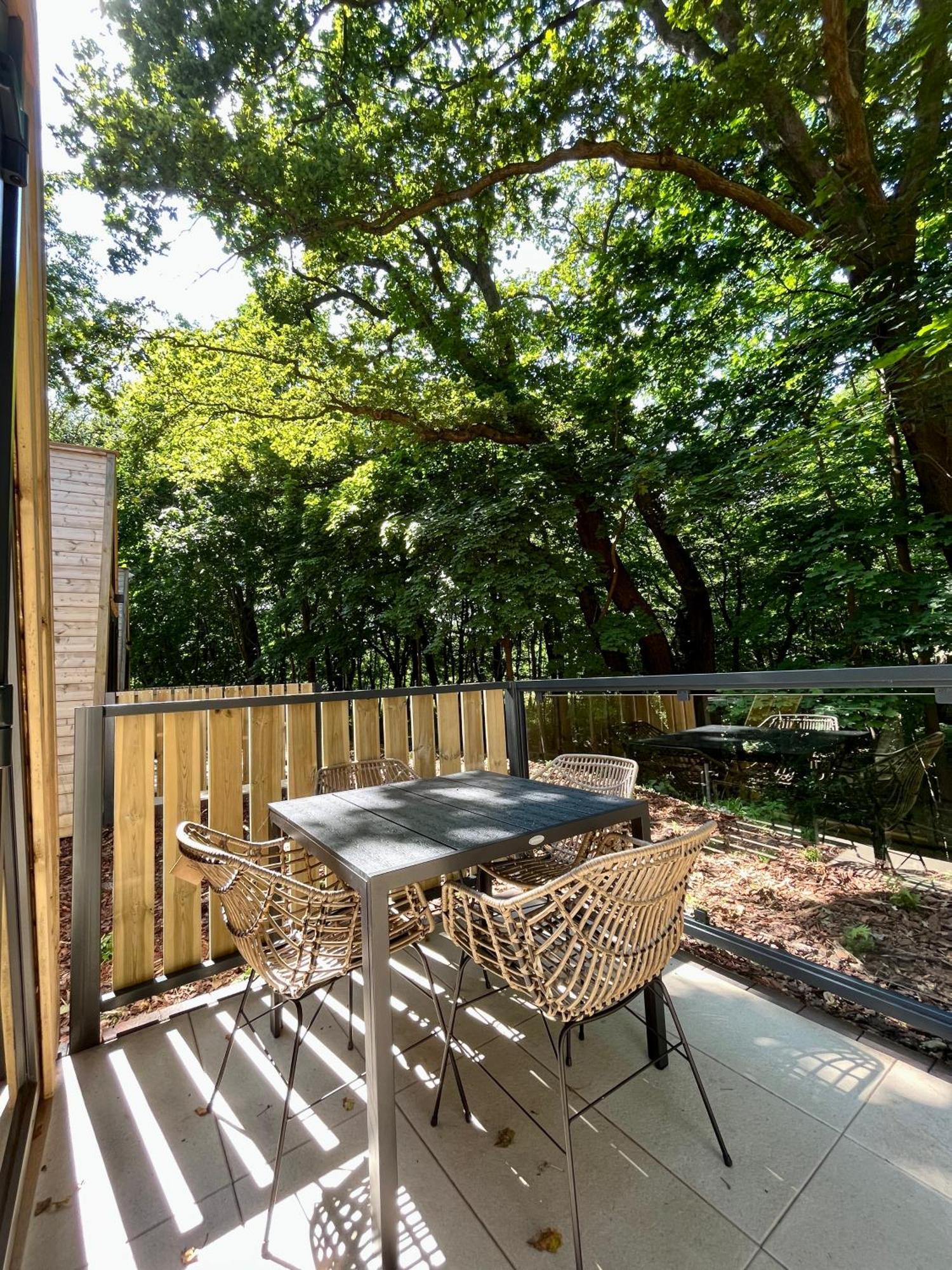 Отель Metropolis Campglamping Сопот Экстерьер фото