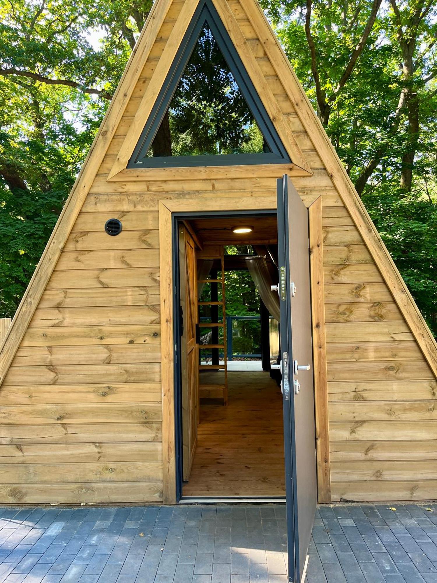 Отель Metropolis Campglamping Сопот Экстерьер фото